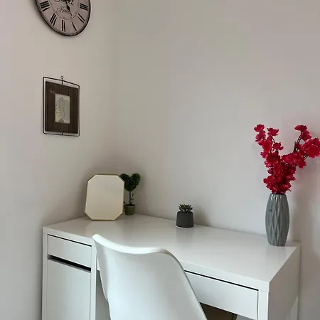 Paris Luxury Centre 2bdr W Work Desk And Wifi Near Nevsky Cathedral *